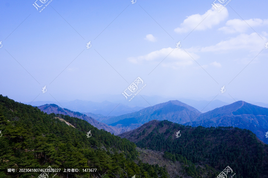 连绵不断的青山