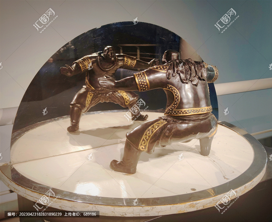 蒙古族摔跤雕塑