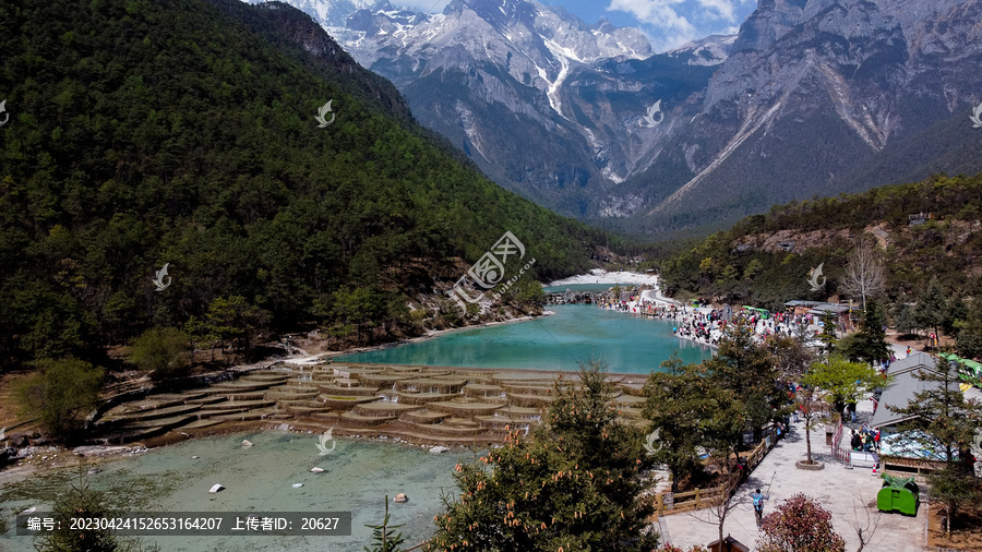 航拍玉龙雪山风景区蓝月谷