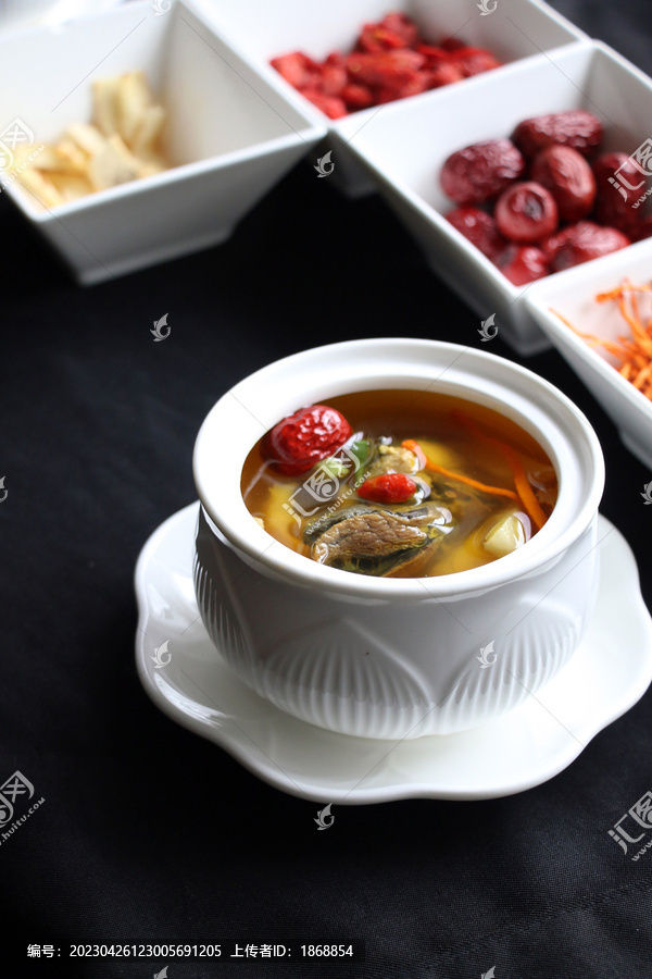 烏雞蓮藕養(yǎng)生湯