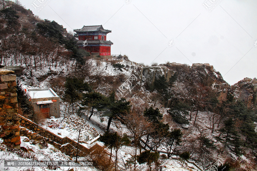 泰山极顶圣母如意钟