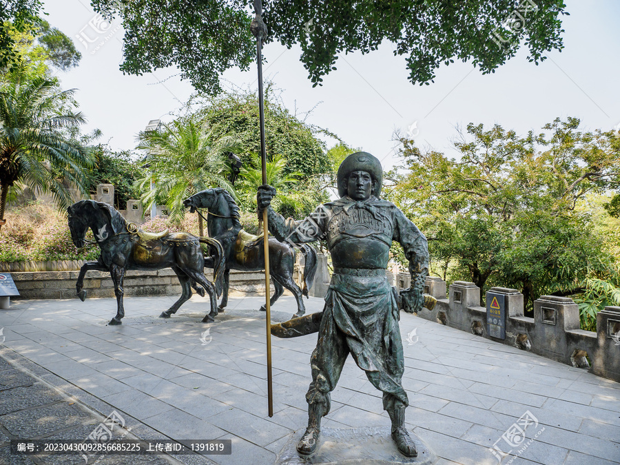 厦门市鼓浪屿日光岩士兵雕塑