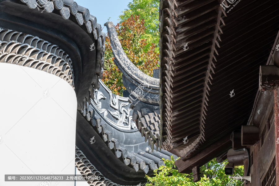 中式古典建筑青瓦屋檐