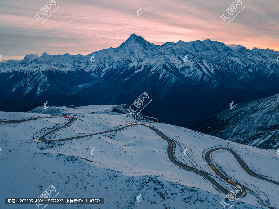 子梅垭口观看贡嘎雪山