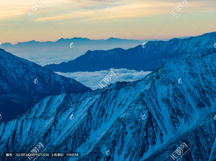 子梅垭口观看贡嘎雪山