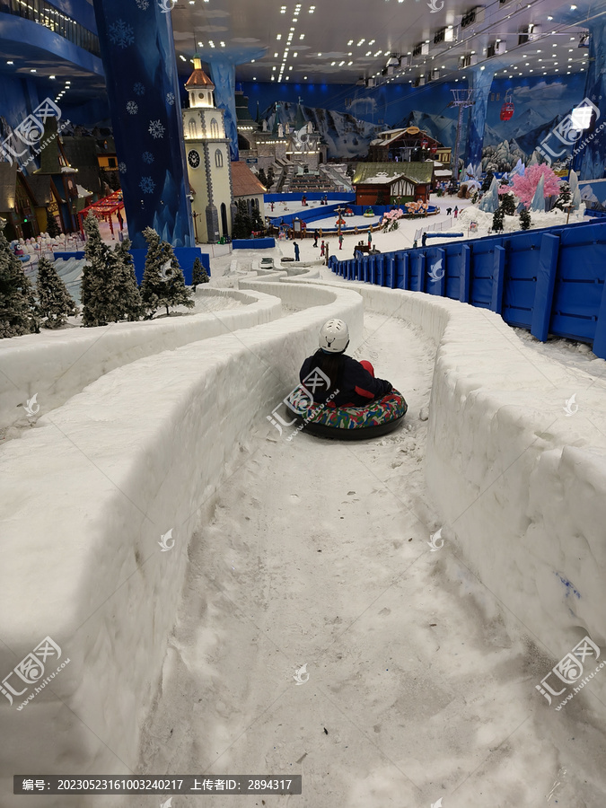 室内雪景