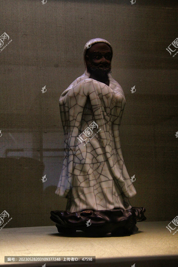 释迦摩尼立像