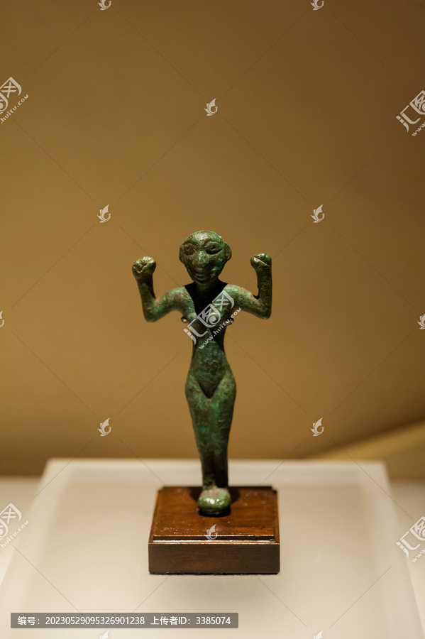 成都博物馆铜人物像