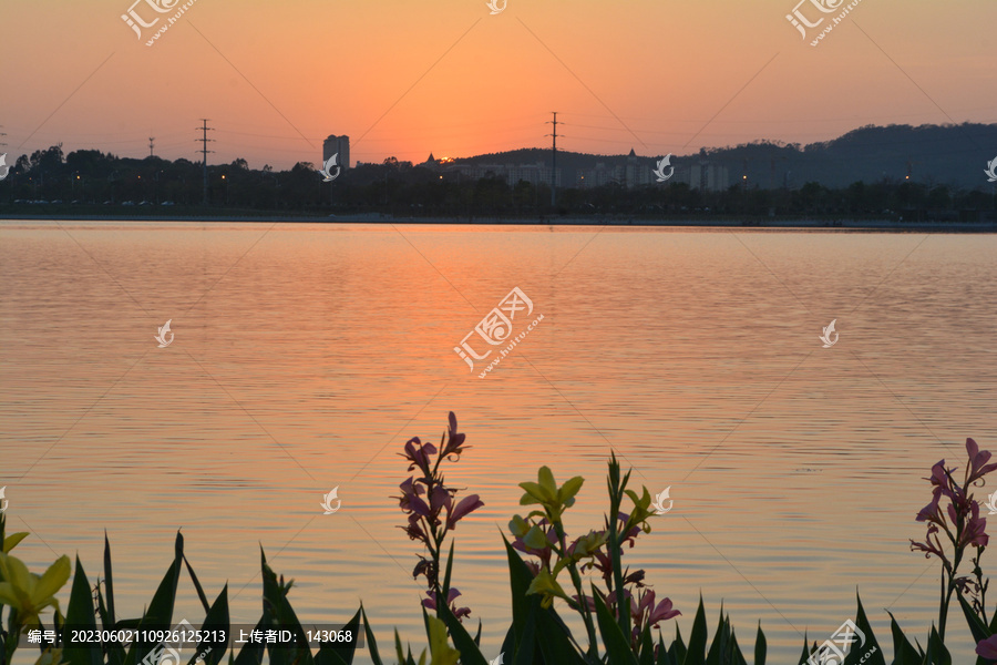 广州增城挂绿湖湖光黄昏剪影