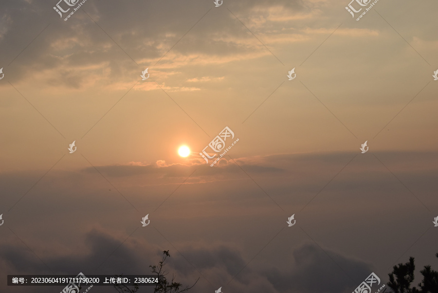 湖北九宫山上日出