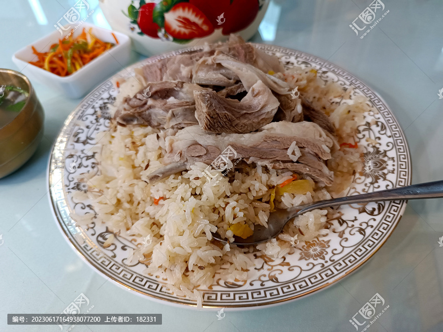 新疆风味羊肉抓饭