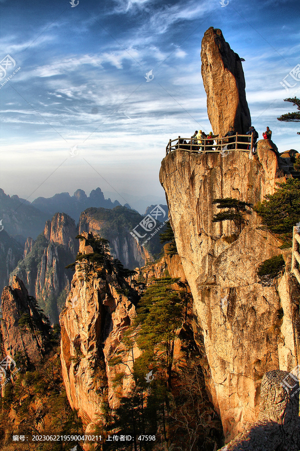 黄山飞来石