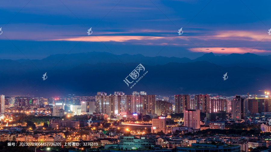 义乌四面环山城市建筑夜景