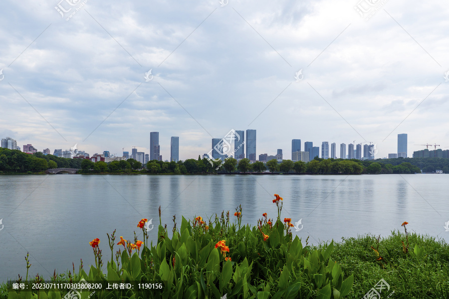 湖南省长沙市烈士公园湖景