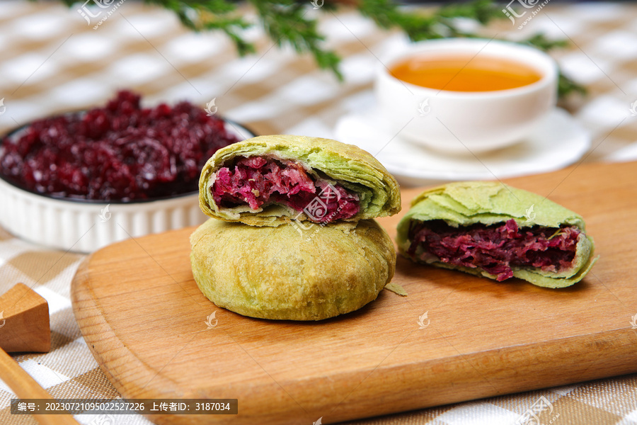 清香高雅的抹茶鲜花饼