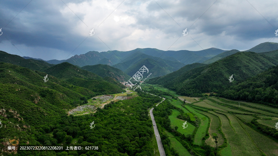 张家口赤城海坨山谷夏景