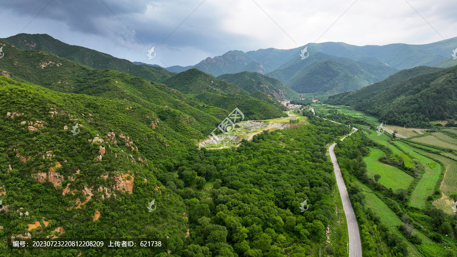 张家口赤城海坨山谷夏景