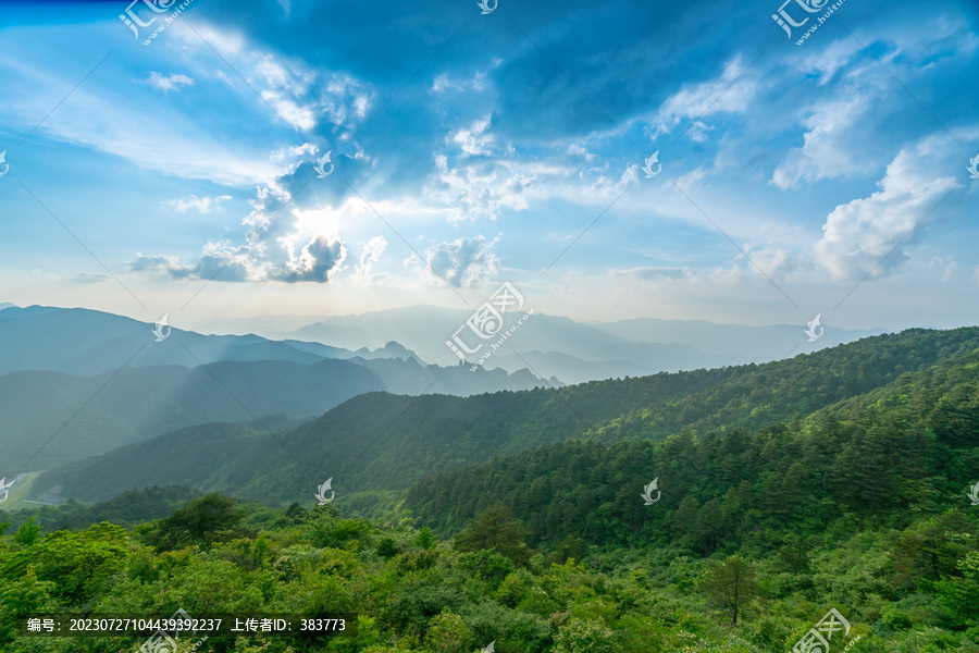 连绵群山