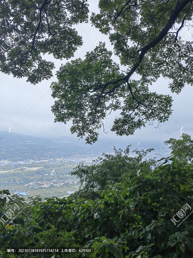 狄寨原远眺