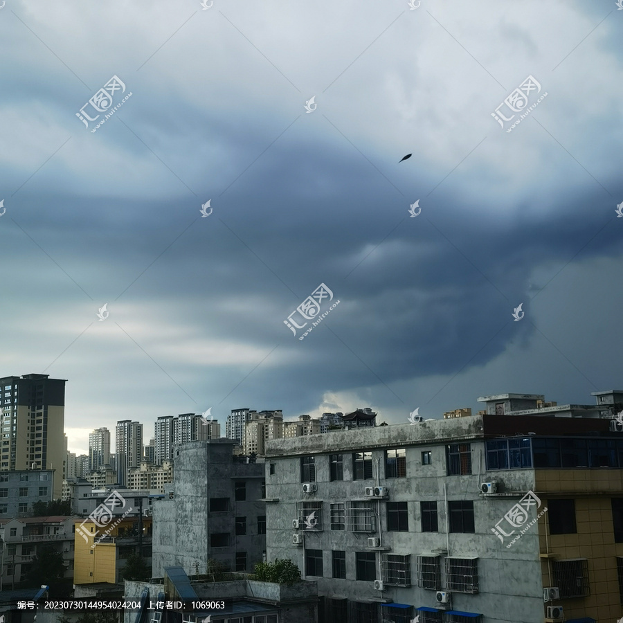 雨前的天空