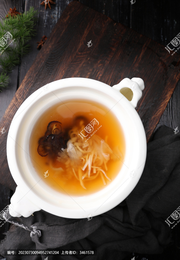 鮑參翅肚羹