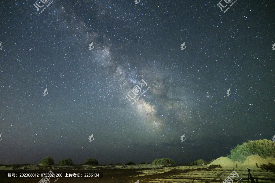 沙漠戈壁滩星空