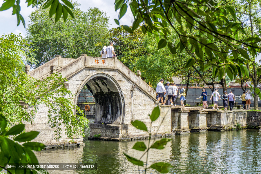 绍兴东湖景区石拱桥