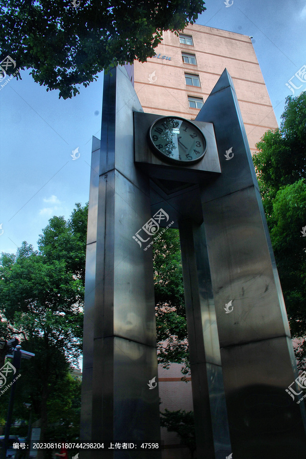 上海外国语大学校园钟表