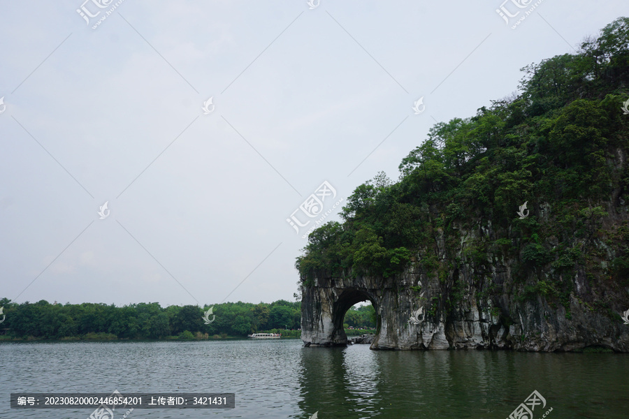 象鼻山