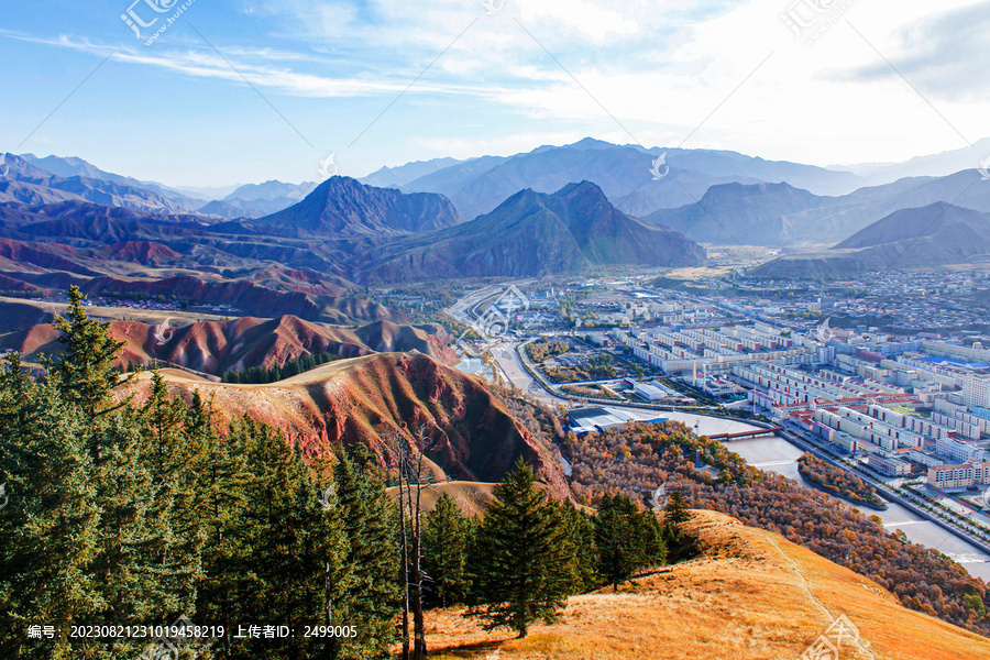 青海卓爾山秋景