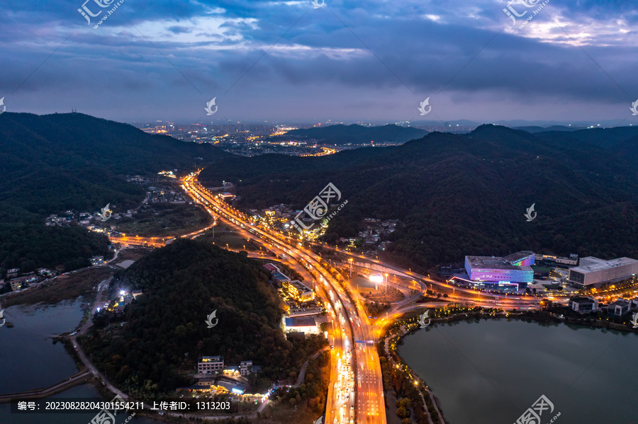 航拍湖南长沙岳麓区城市夜景