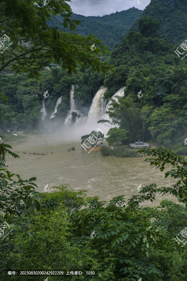 山水风景德天瀑布