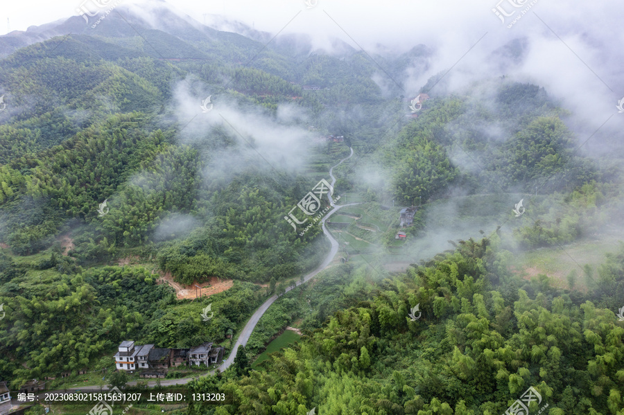 航拍湖南郴州金仙寨风电场