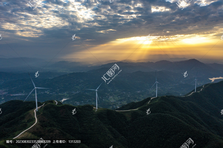 航拍湖南长沙宁乡古山峰风电场