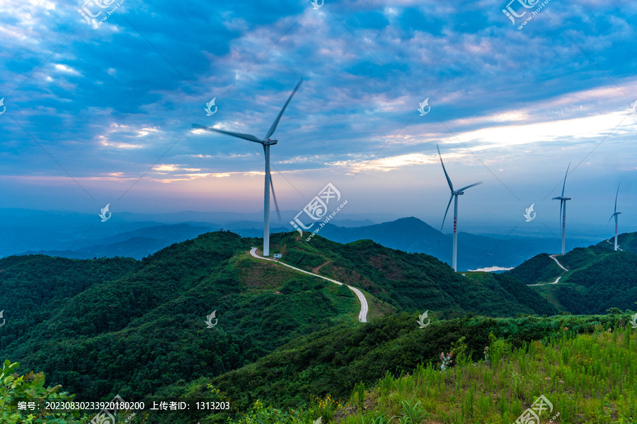 航拍湖南长沙宁乡古山峰风电场