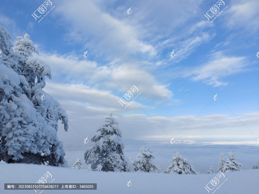 四川峨眉山雪山