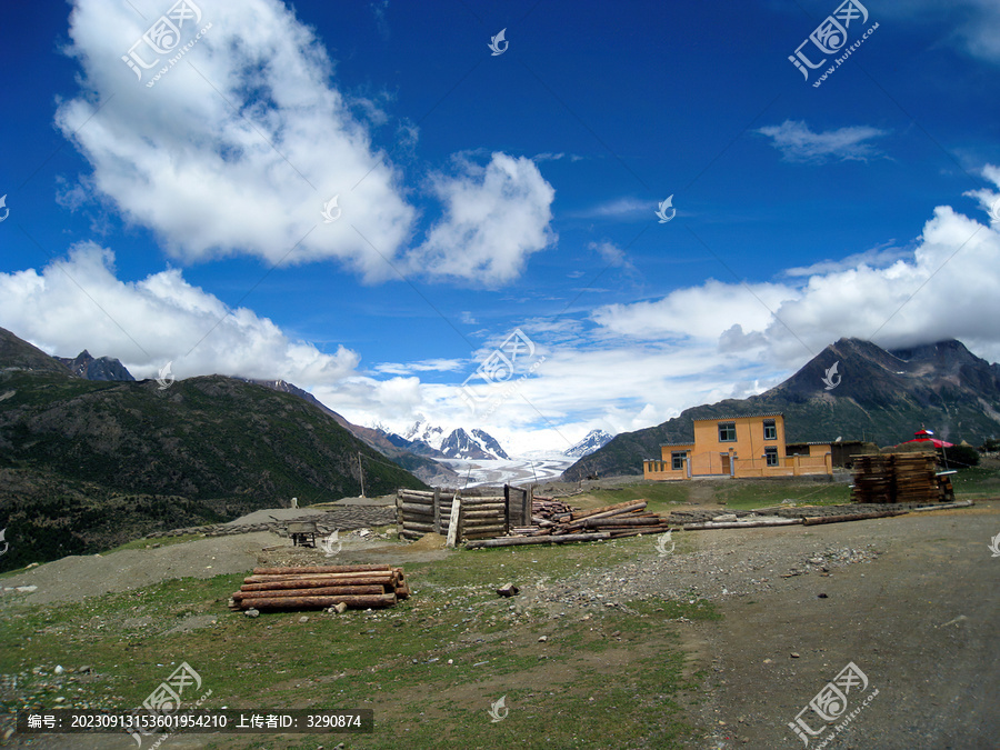 西藏然乌湖风景图