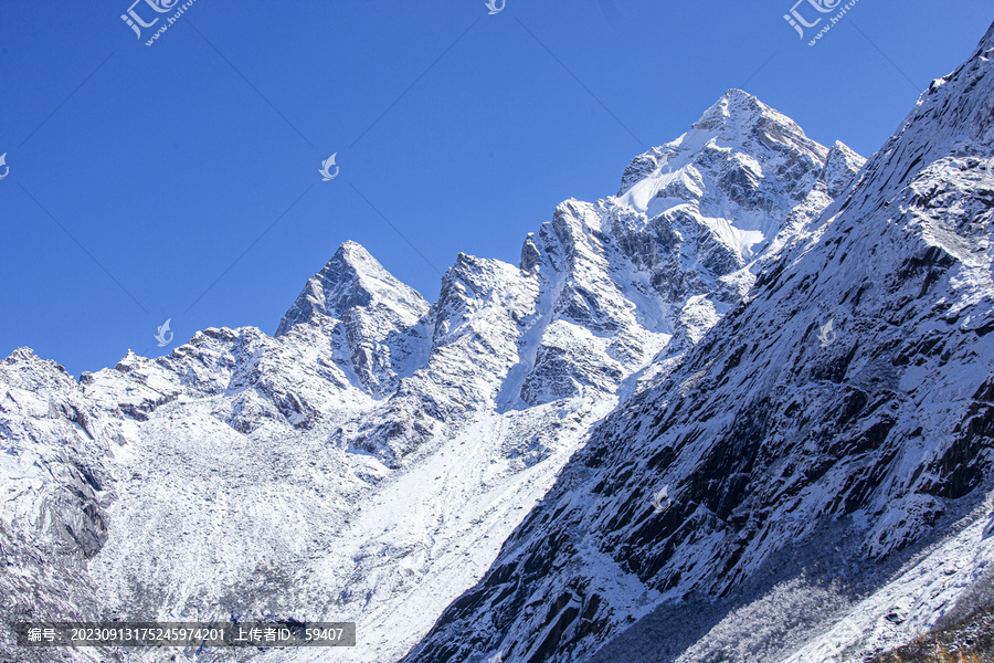 川西毕棚沟雪山风光