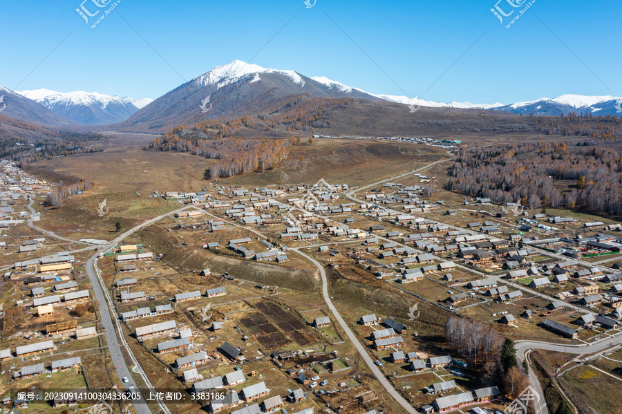 航拍新疆喀纳斯风景区禾木村庄