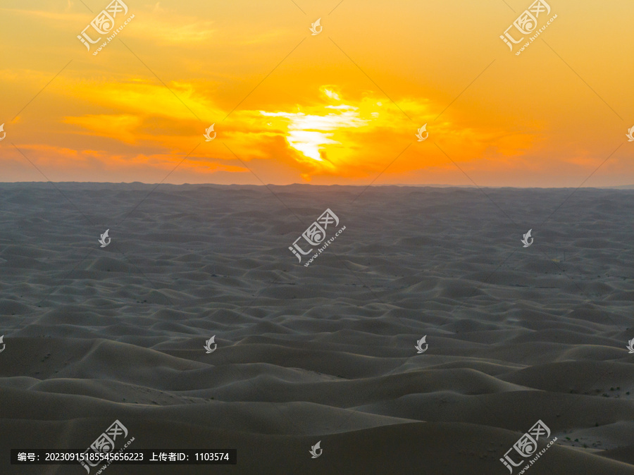 腾格里沙漠阳光沙海露营地