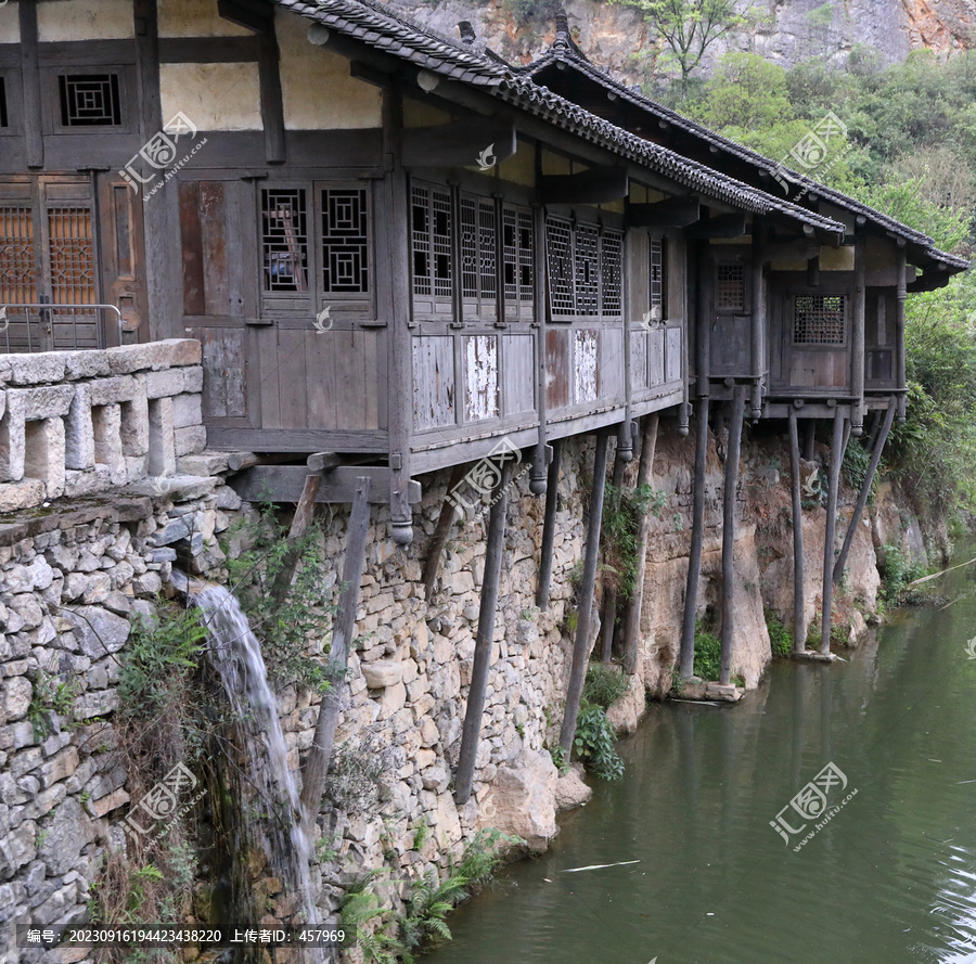 吊脚楼民居建筑