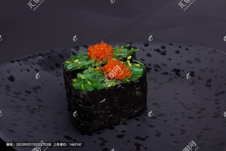 海草蟹籽寿司