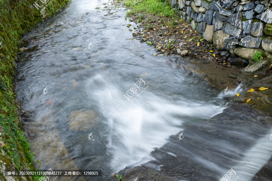 溪流流水