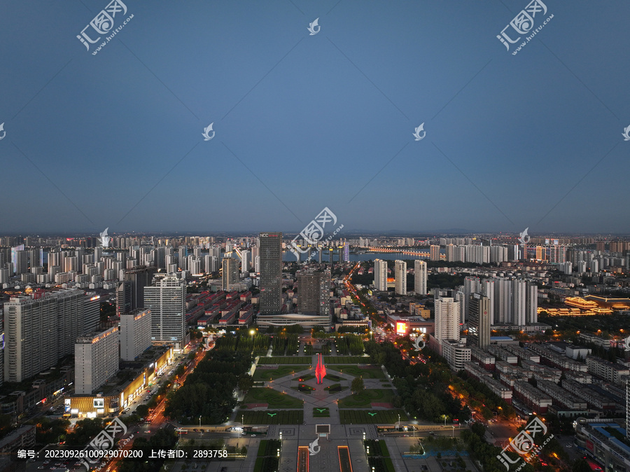 临沂市人民广场夜景全景照片