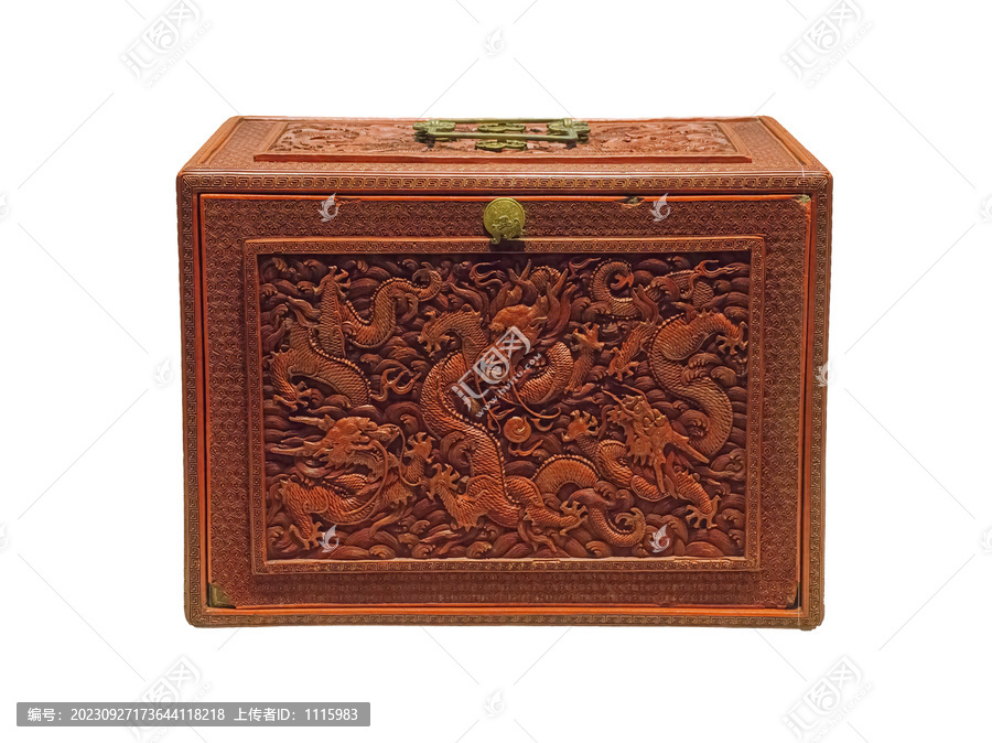 清代红雕漆海水龙戏珠长方提盒