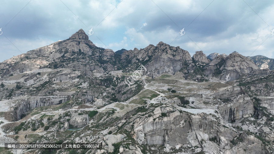 平度大泽山大理石矿坑