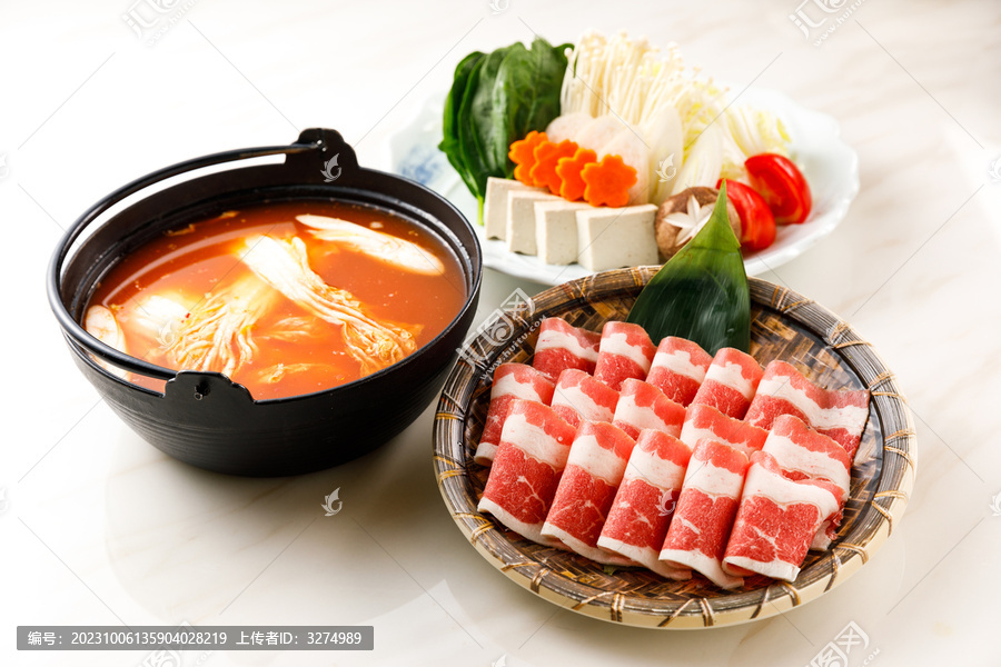 辣白菜牛肉寿喜锅