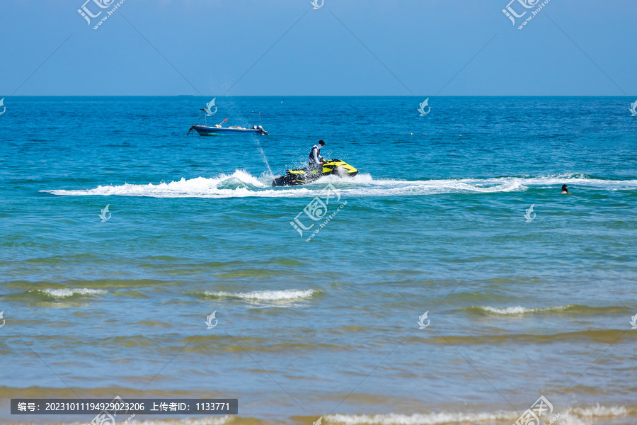 北海涠洲岛贝壳沙滩大海风光