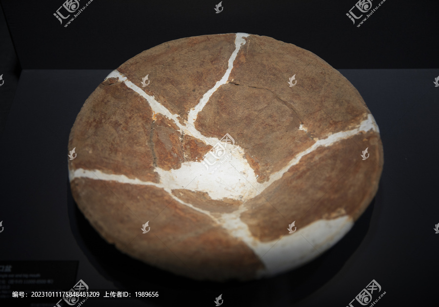 新石器时代红陶大口盆