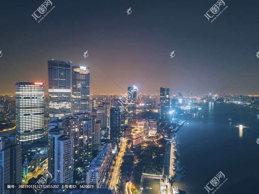 上海北外滩与虹口区高楼夜景